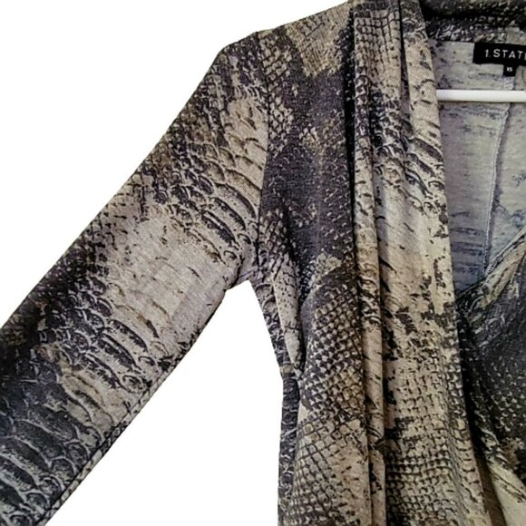 1 stage  long sleeve faux cross body snake print Light and dark gray - Picture 3 of 6